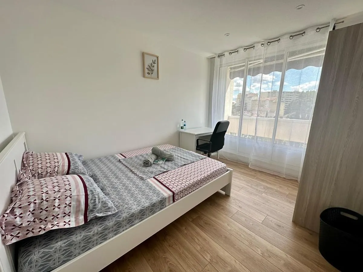 Appartement 3 Chambres - Proche Metro Villeurbanne